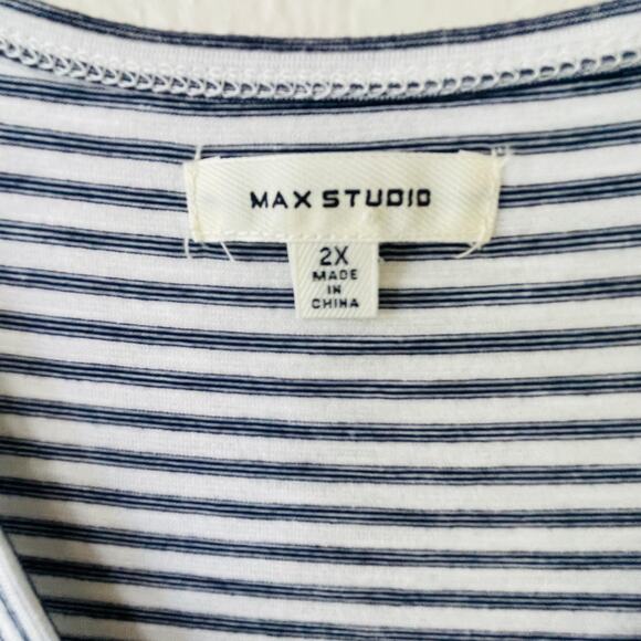 Max Studio Size 2X striped Knit top blue white - Picture 2 of 9